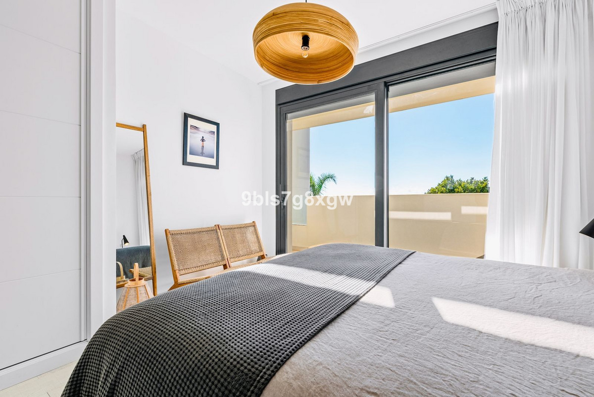Te koop Middle Floor Apartment Costa Del Sol Casares Playa € 649.000,-
