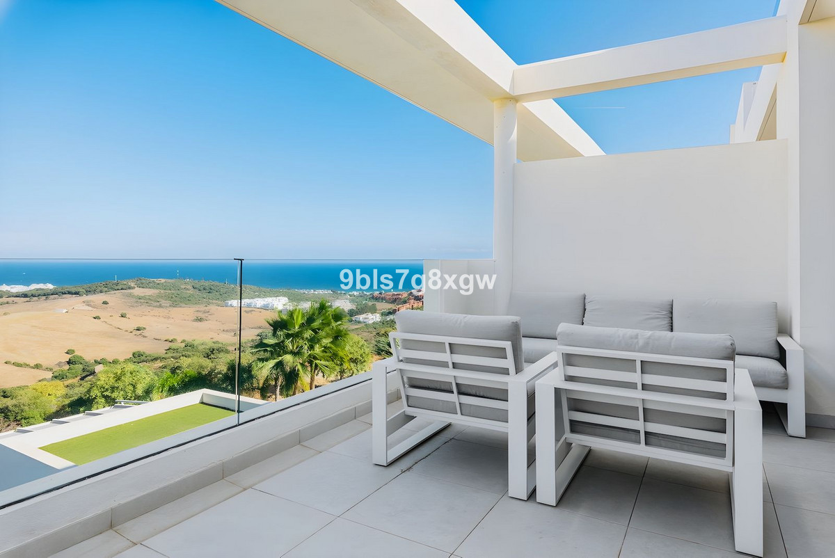Te koop Middle Floor Apartment Costa Del Sol Casares Playa € 649.000,-