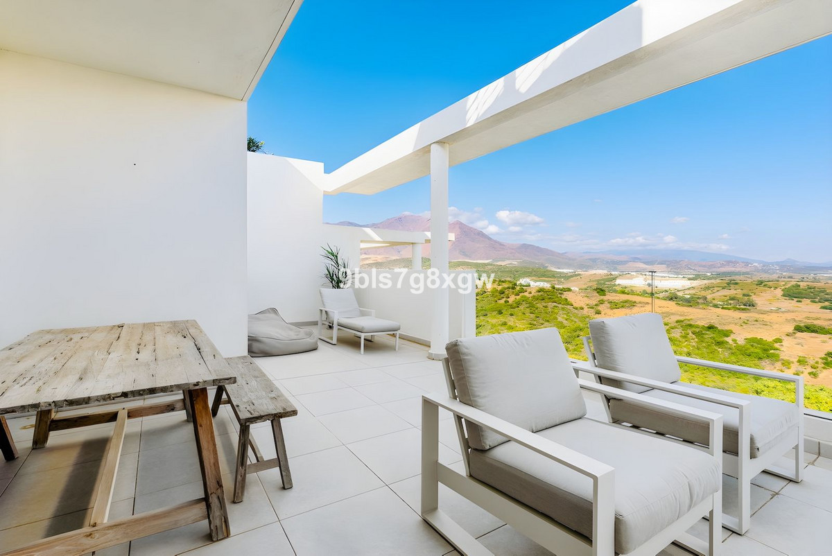 Te koop Middle Floor Apartment Costa Del Sol Casares Playa € 649.000,-