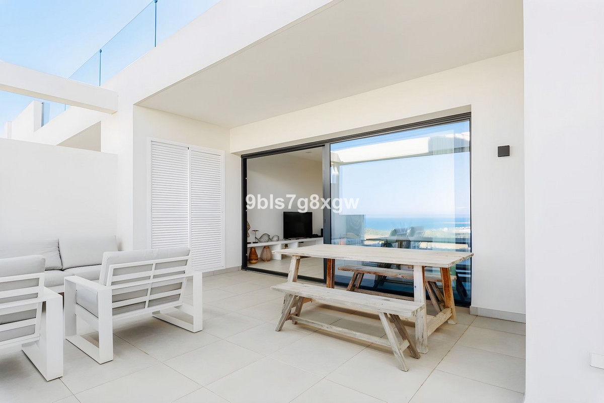 Te koop Middle Floor Apartment Costa Del Sol Casares Playa € 649.000,-