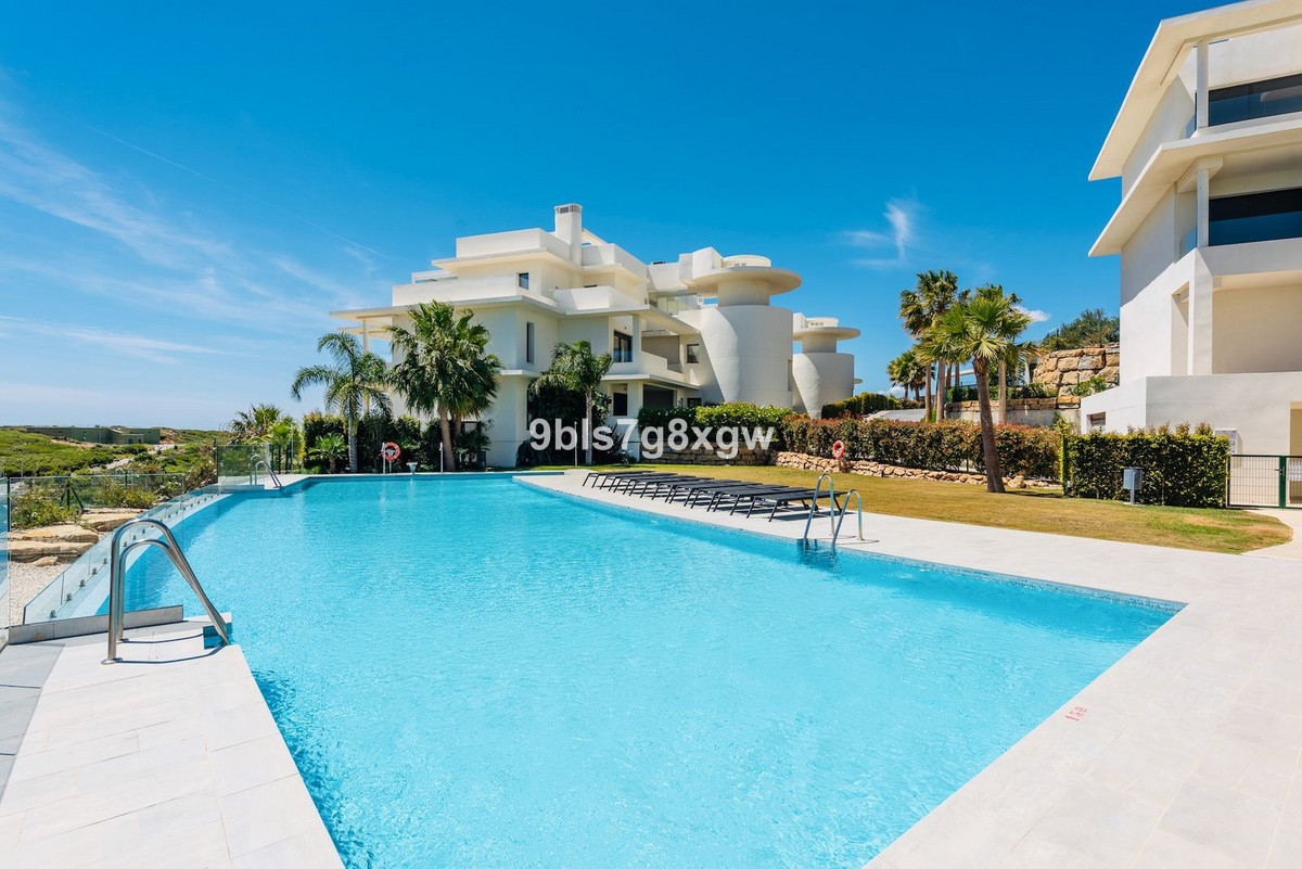 Te koop Middle Floor Apartment Costa Del Sol Casares Playa € 649.000,-