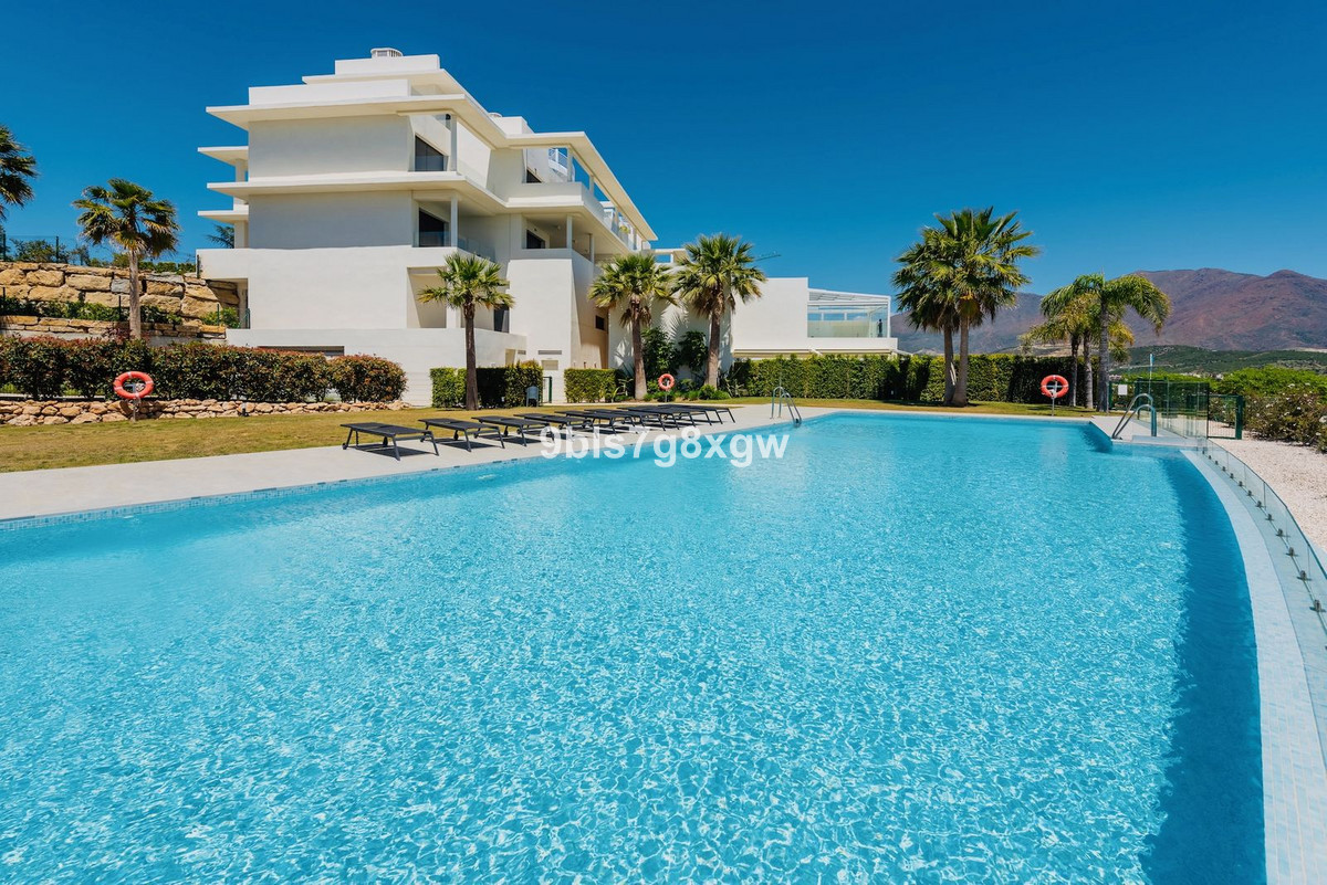 Te koop Middle Floor Apartment Costa Del Sol Casares Playa € 649.000,-