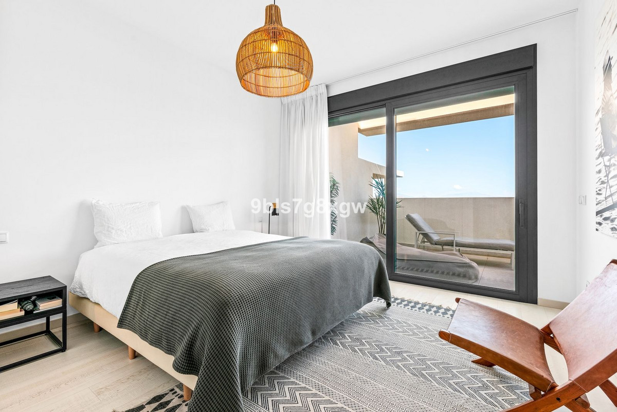 Te koop Middle Floor Apartment Costa Del Sol Casares Playa € 649.000,-