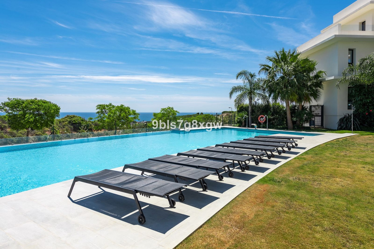 Te koop Middle Floor Apartment Costa Del Sol Casares Playa € 649.000,-