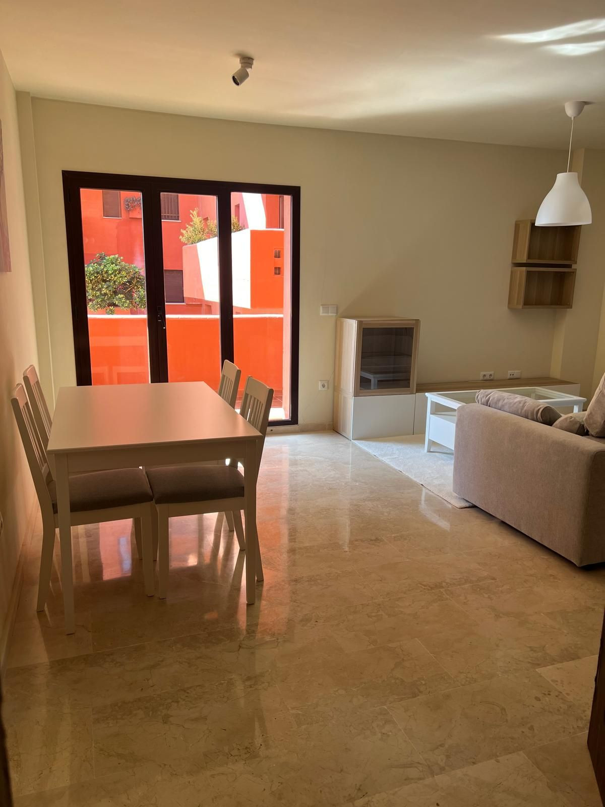 Te koop Middle Floor Apartment Costa Del Sol Estepona € 320.000,-