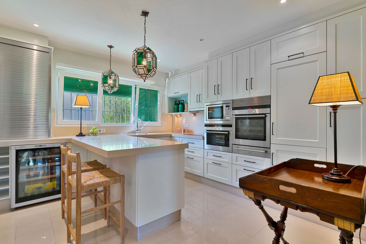 Te koop Vrijstaande Villa Costa Del Sol El Paraiso € 1.800.000,-