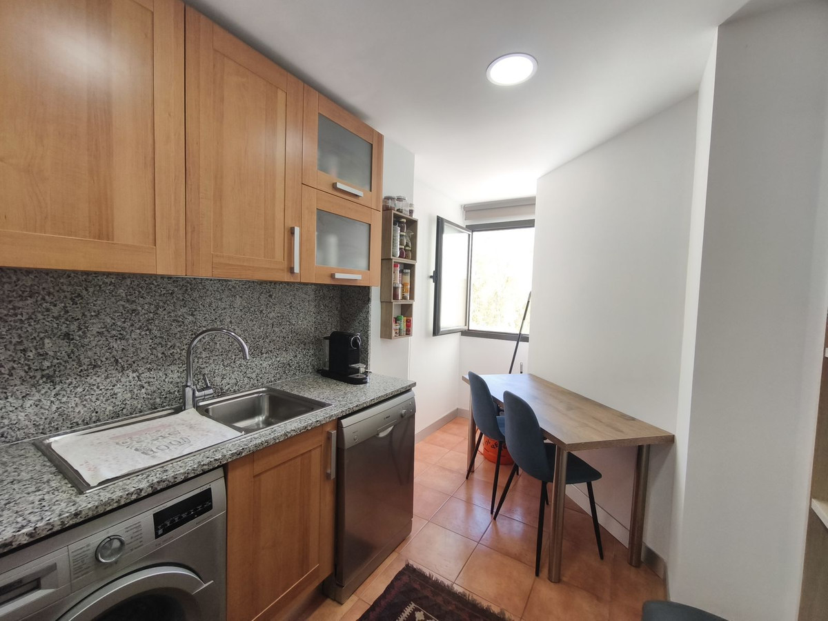 Te koop Middle Floor Apartment Costa Del Sol Estepona € 360.000,-