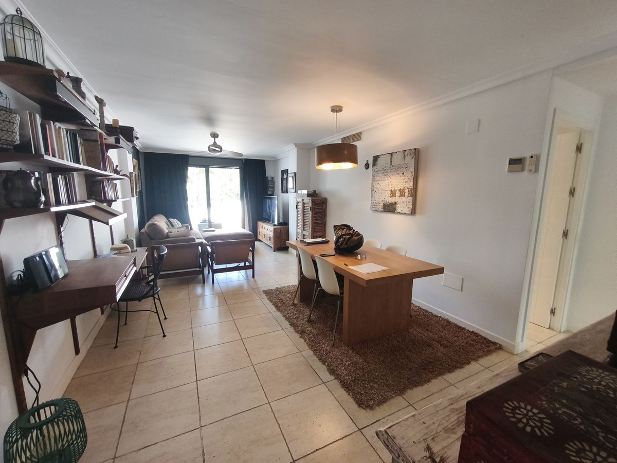 Te koop Middle Floor Apartment Costa Del Sol Estepona € 360.000,-