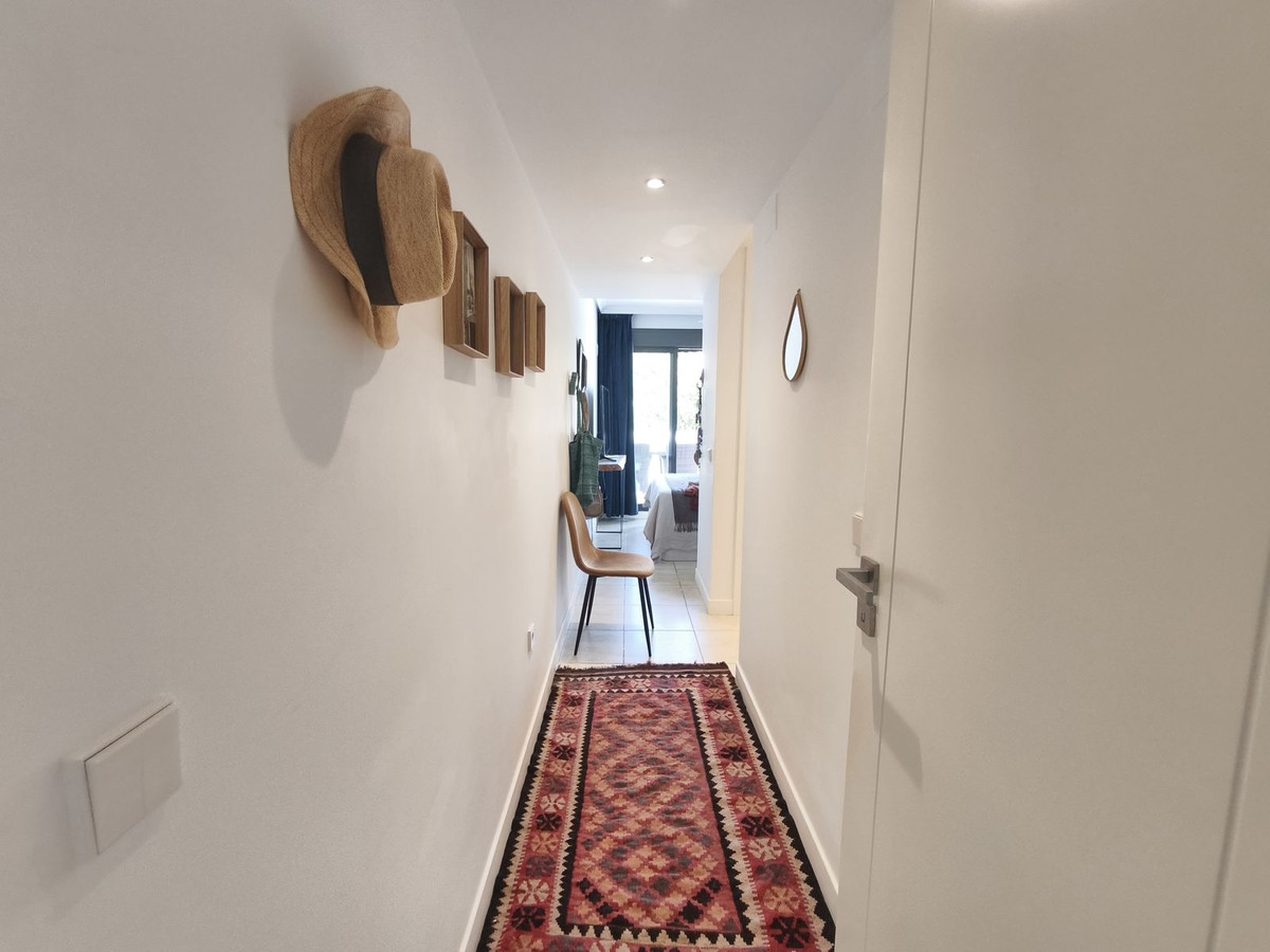 Te koop Middle Floor Apartment Costa Del Sol Estepona € 360.000,-