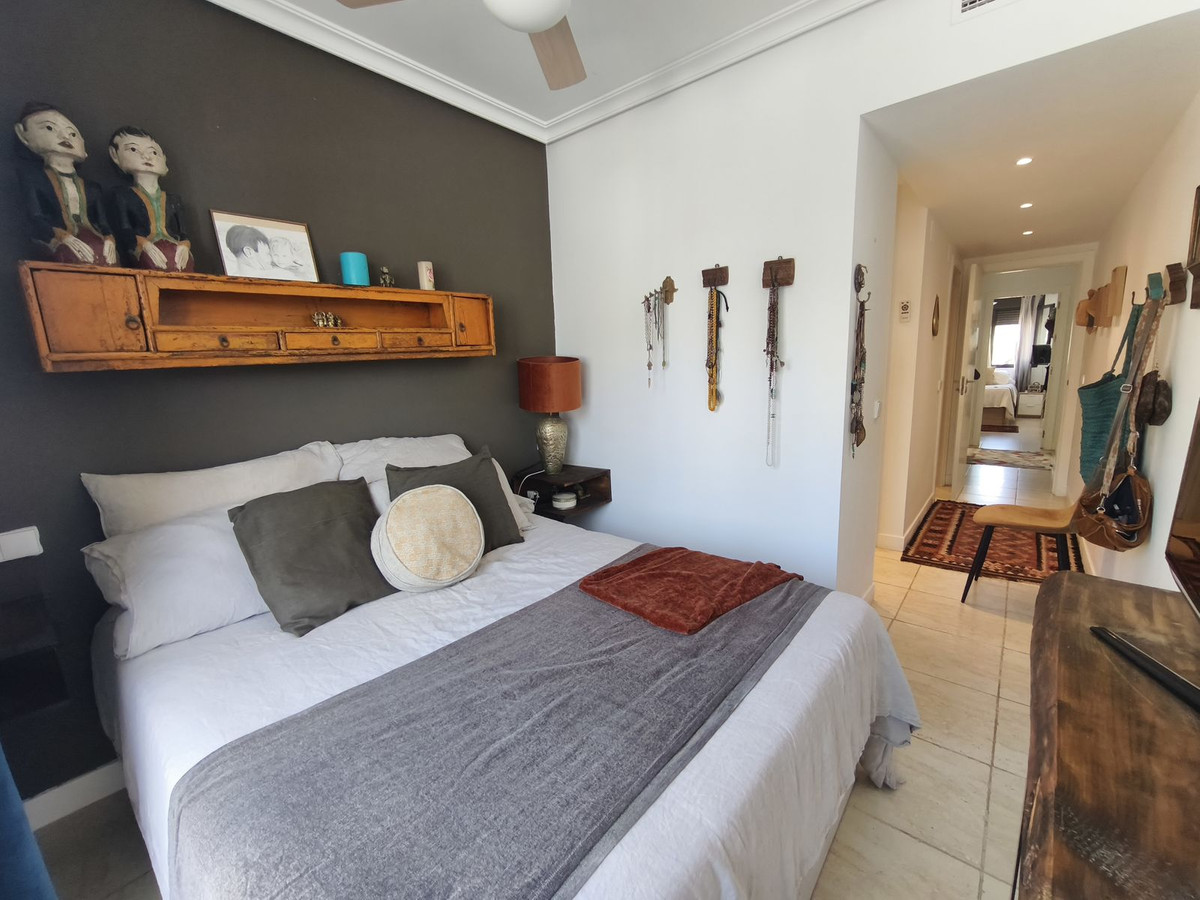 Te koop Middle Floor Apartment Costa Del Sol Estepona € 360.000,-