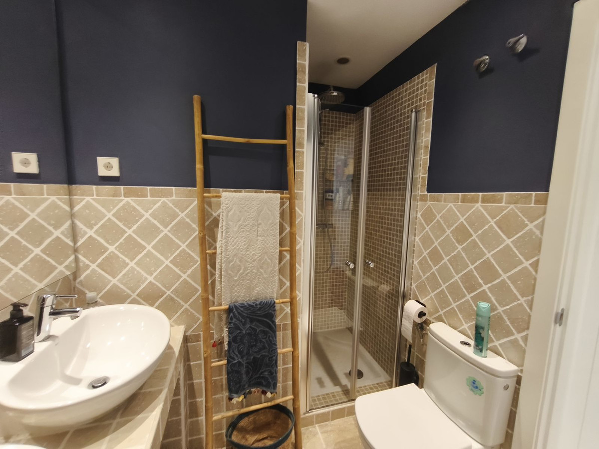 Te koop Middle Floor Apartment Costa Del Sol Estepona € 360.000,-