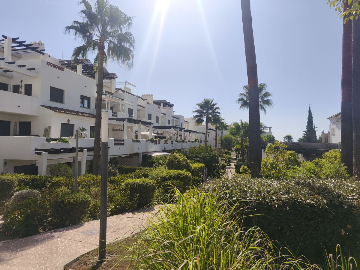 Te koop Middle Floor Apartment Costa Del Sol Estepona € 360.000,-