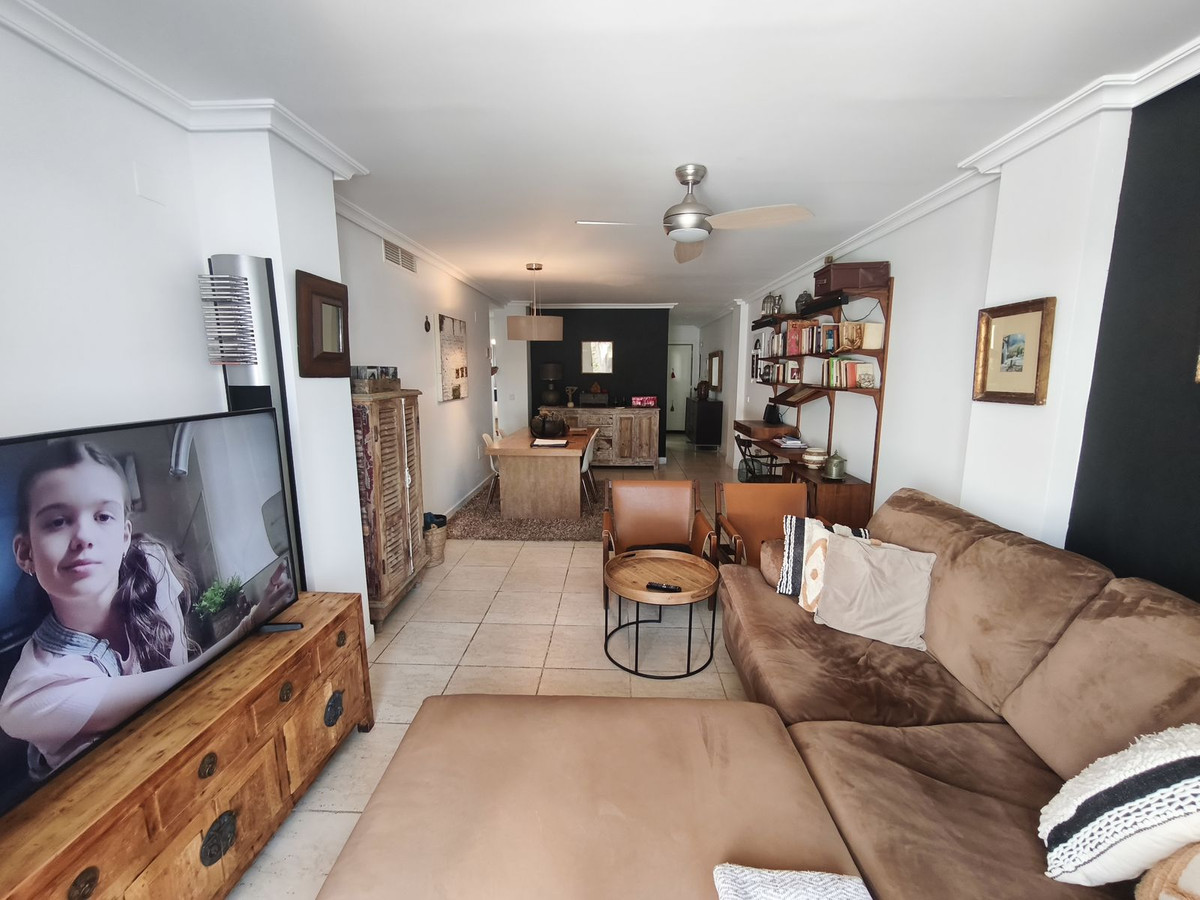 Te koop Middle Floor Apartment Costa Del Sol Estepona € 360.000,-