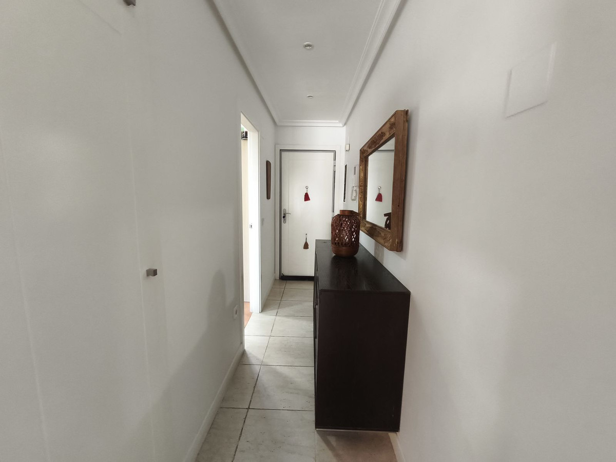 Te koop Middle Floor Apartment Costa Del Sol Estepona € 360.000,-