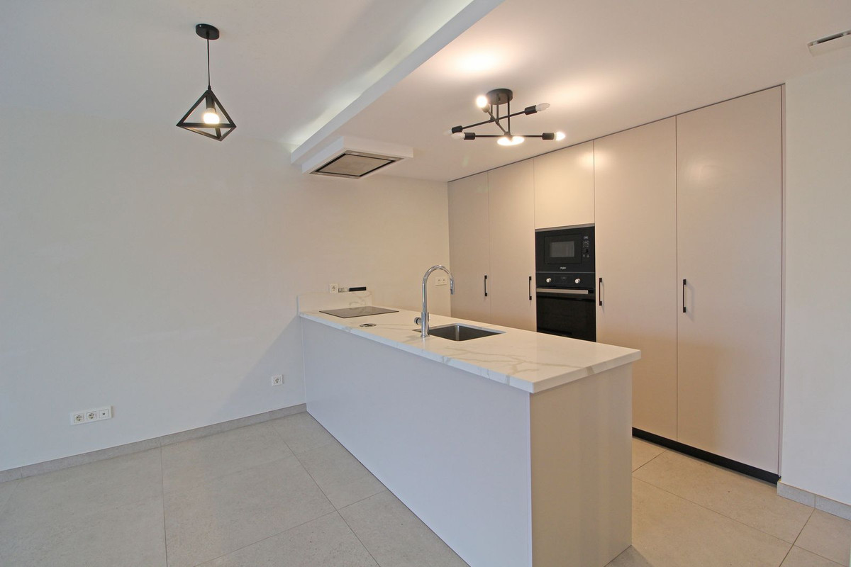 Te koop Middle Floor Apartment Costa Del Sol San Pedro De Alcántara € 400.000,-
