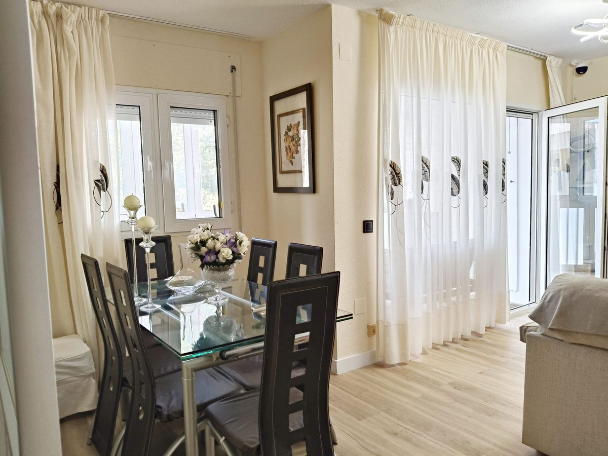 Te koop Middle Floor Apartment Costa Del Sol Montemar € 357.000,-
