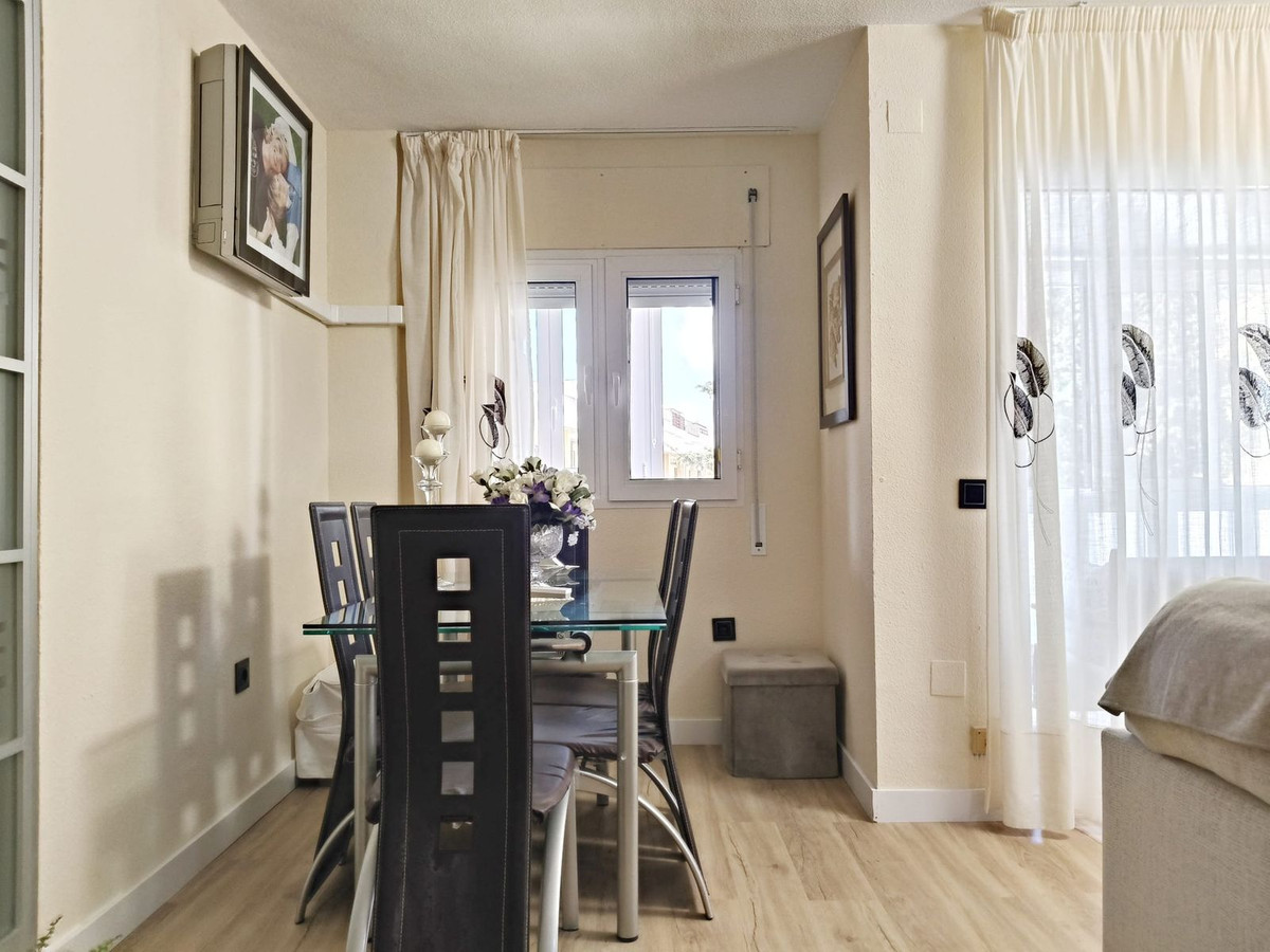 Te koop Middle Floor Apartment Costa Del Sol Montemar € 357.000,-