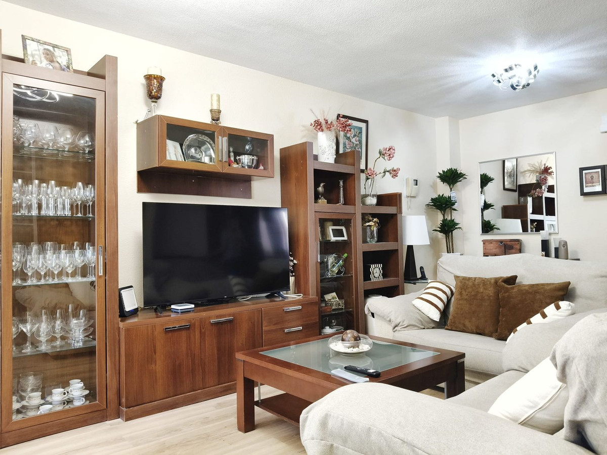 Te koop Middle Floor Apartment Costa Del Sol Montemar € 357.000,-