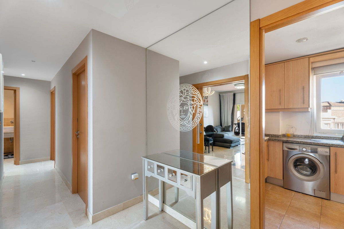 Te koop Middle Floor Apartment Costa Del Sol Estepona € 390.000,-