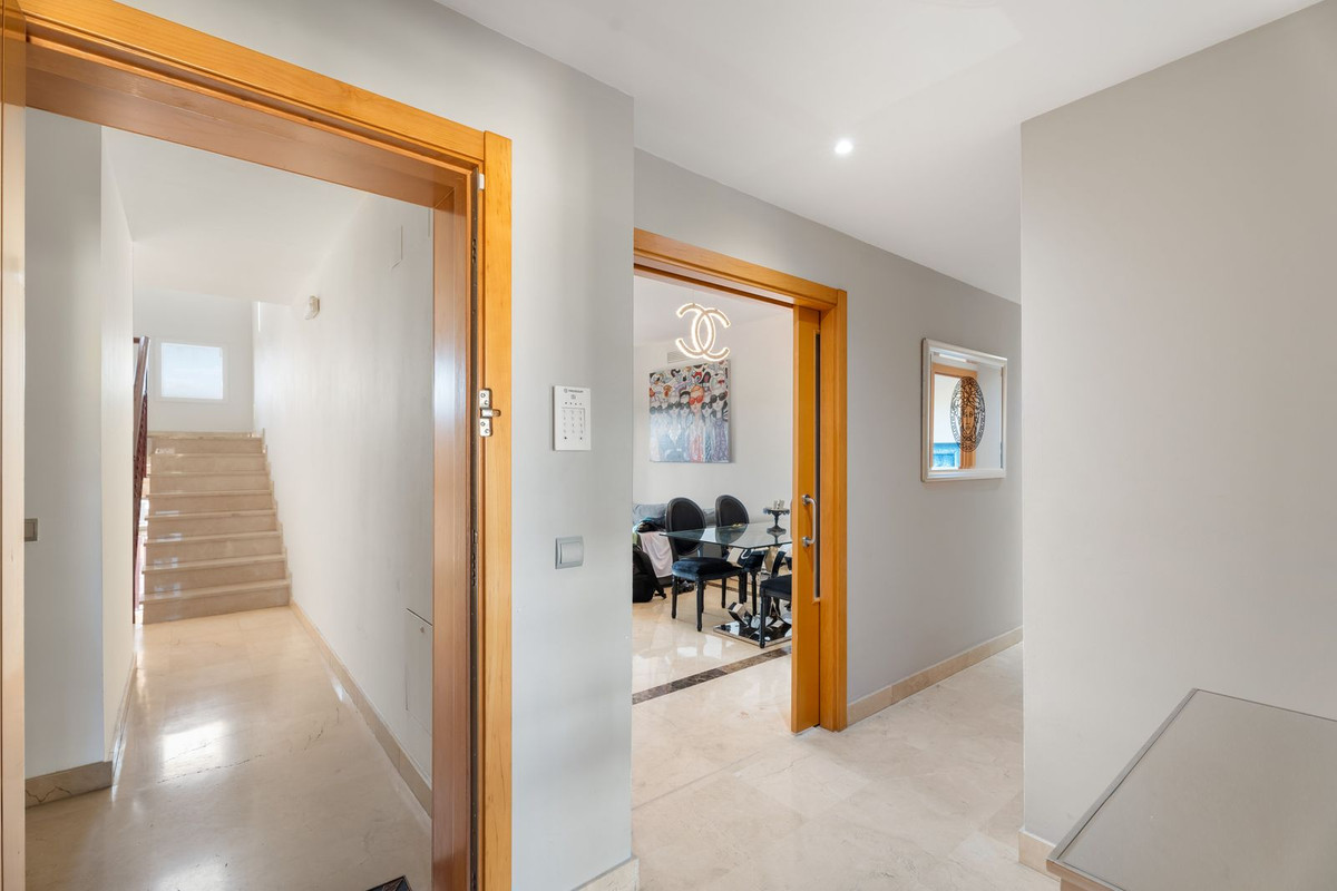 Te koop Middle Floor Apartment Costa Del Sol Estepona € 390.000,-