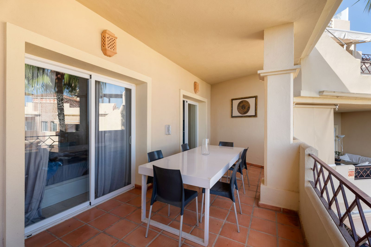 Te koop Middle Floor Apartment Costa Del Sol Estepona € 390.000,-
