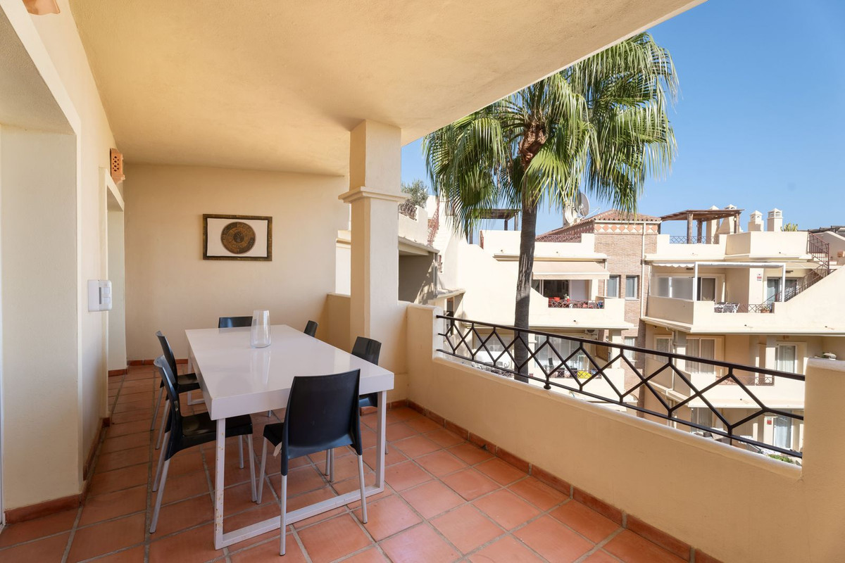 Te koop Middle Floor Apartment Costa Del Sol Estepona € 390.000,-