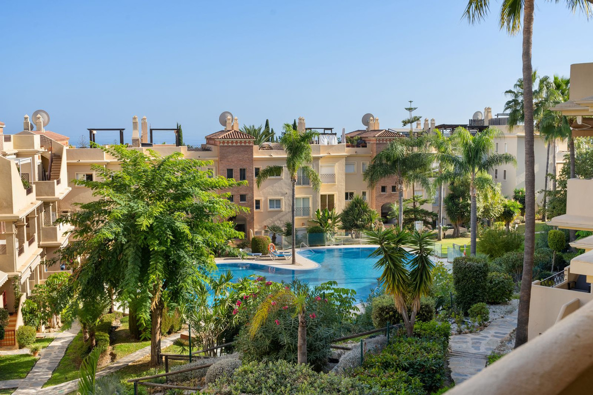 Te koop Middle Floor Apartment Costa Del Sol Estepona € 390.000,-