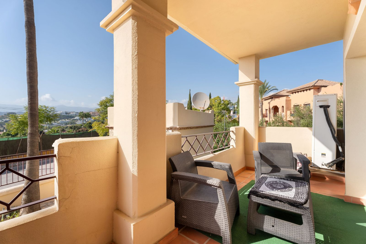 Te koop Middle Floor Apartment Costa Del Sol Estepona € 390.000,-