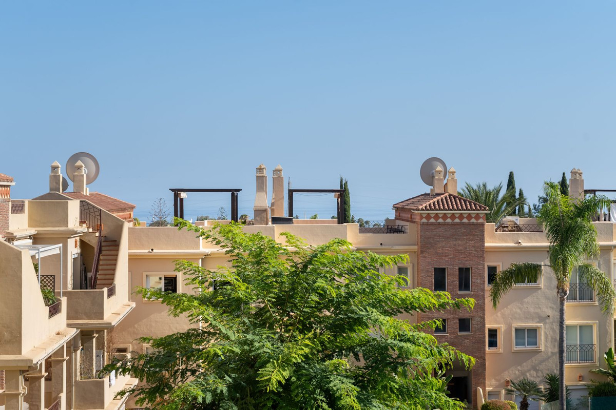 Te koop Middle Floor Apartment Costa Del Sol Estepona € 390.000,-