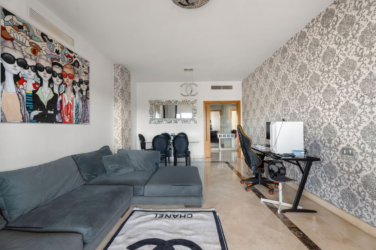 Te koop Middle Floor Apartment Costa Del Sol Estepona € 390.000,-