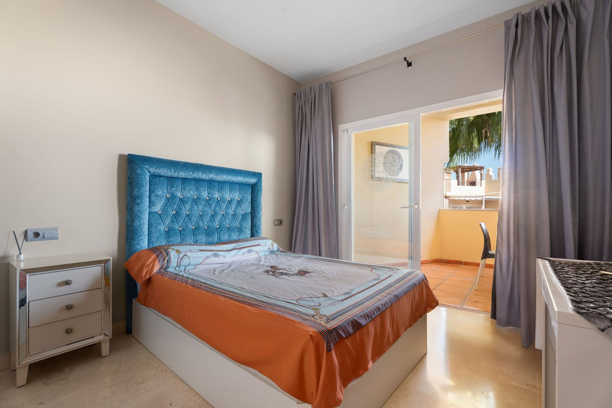 Te koop Middle Floor Apartment Costa Del Sol Estepona € 390.000,-