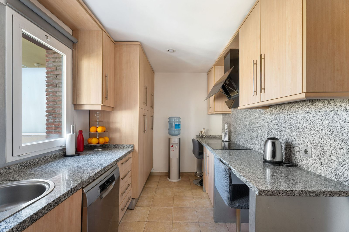 Te koop Middle Floor Apartment Costa Del Sol Estepona € 390.000,-