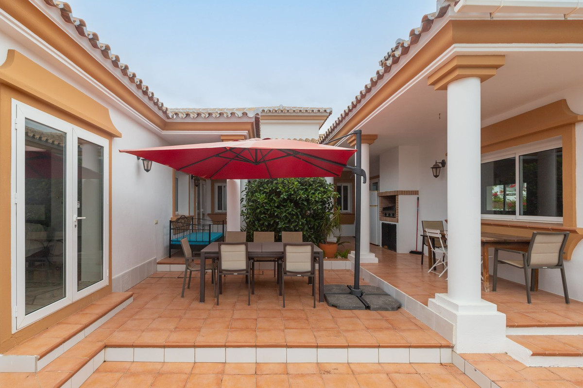 Te koop Vrijstaande Villa Costa Del Sol Mijas Costa € 1.100.000,-