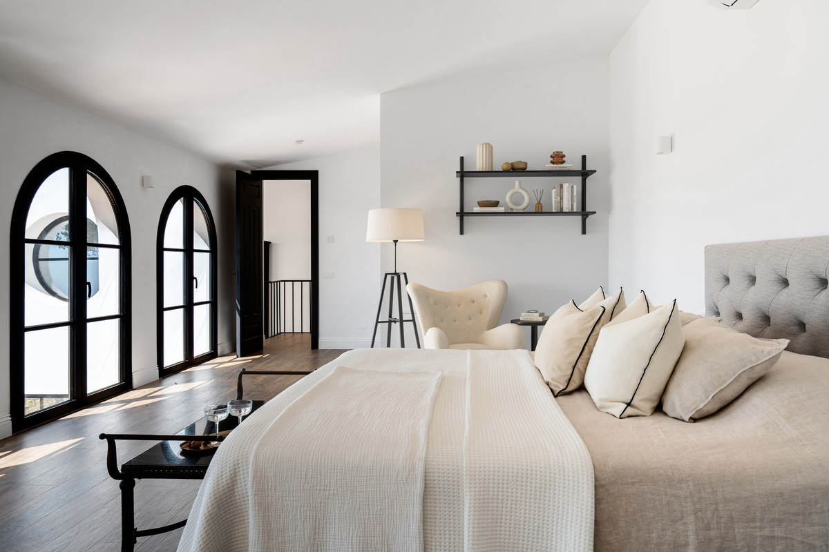 Te koop Finca - Cortijo Costa Del Sol Casares € 1.550.000,-