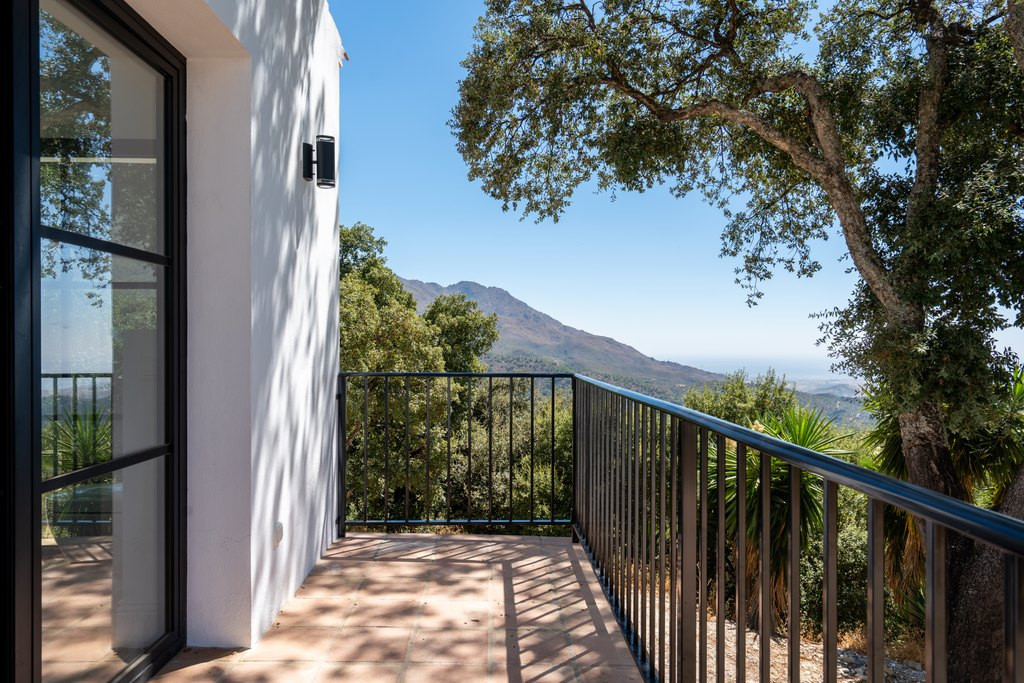 Te koop Finca - Cortijo Costa Del Sol Casares € 1.550.000,-
