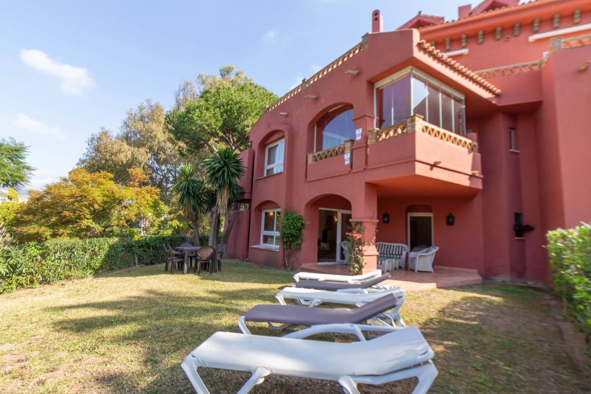 Te koop Gelijkvloers appartement Costa Del Sol Elviria € 725.000,-