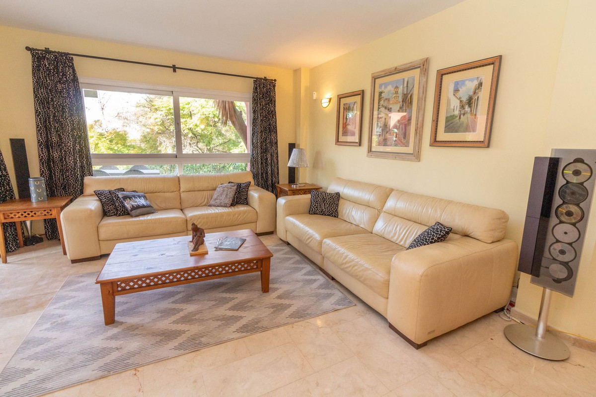 Te koop Gelijkvloers appartement Costa Del Sol Elviria € 725.000,-