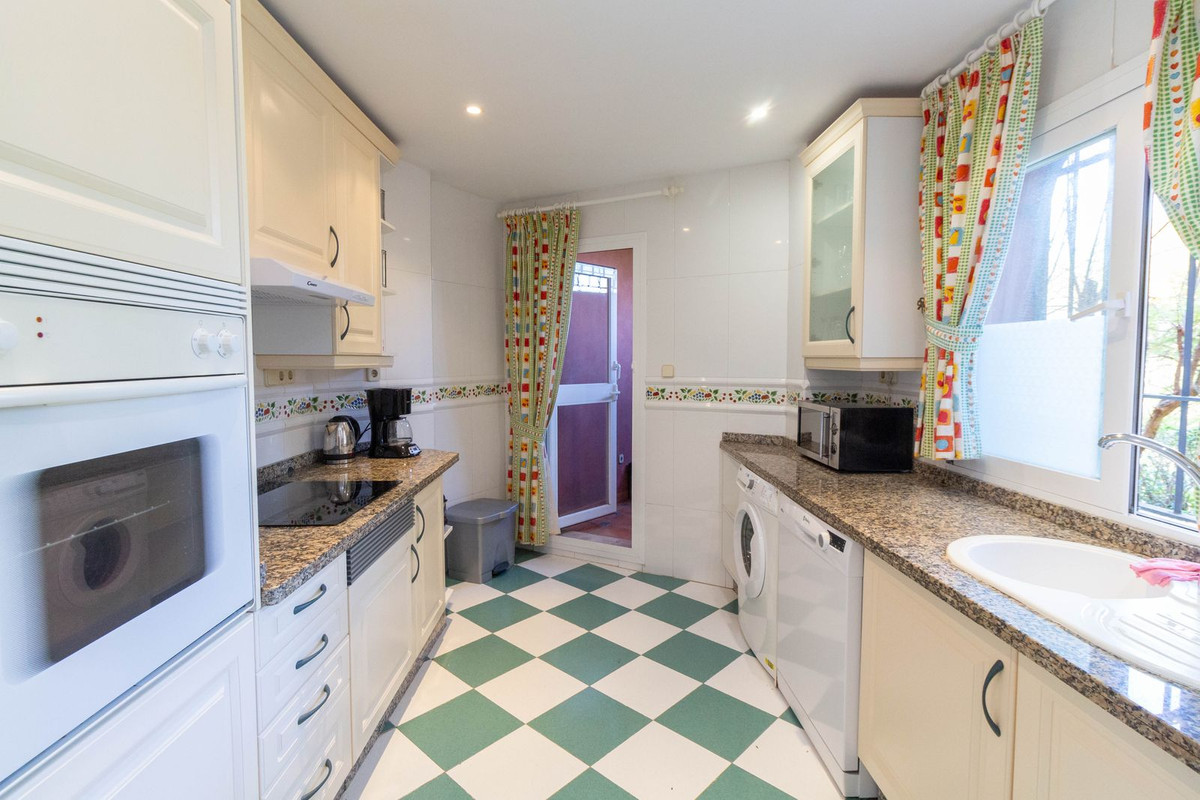 Te koop Gelijkvloers appartement Costa Del Sol Elviria € 725.000,-