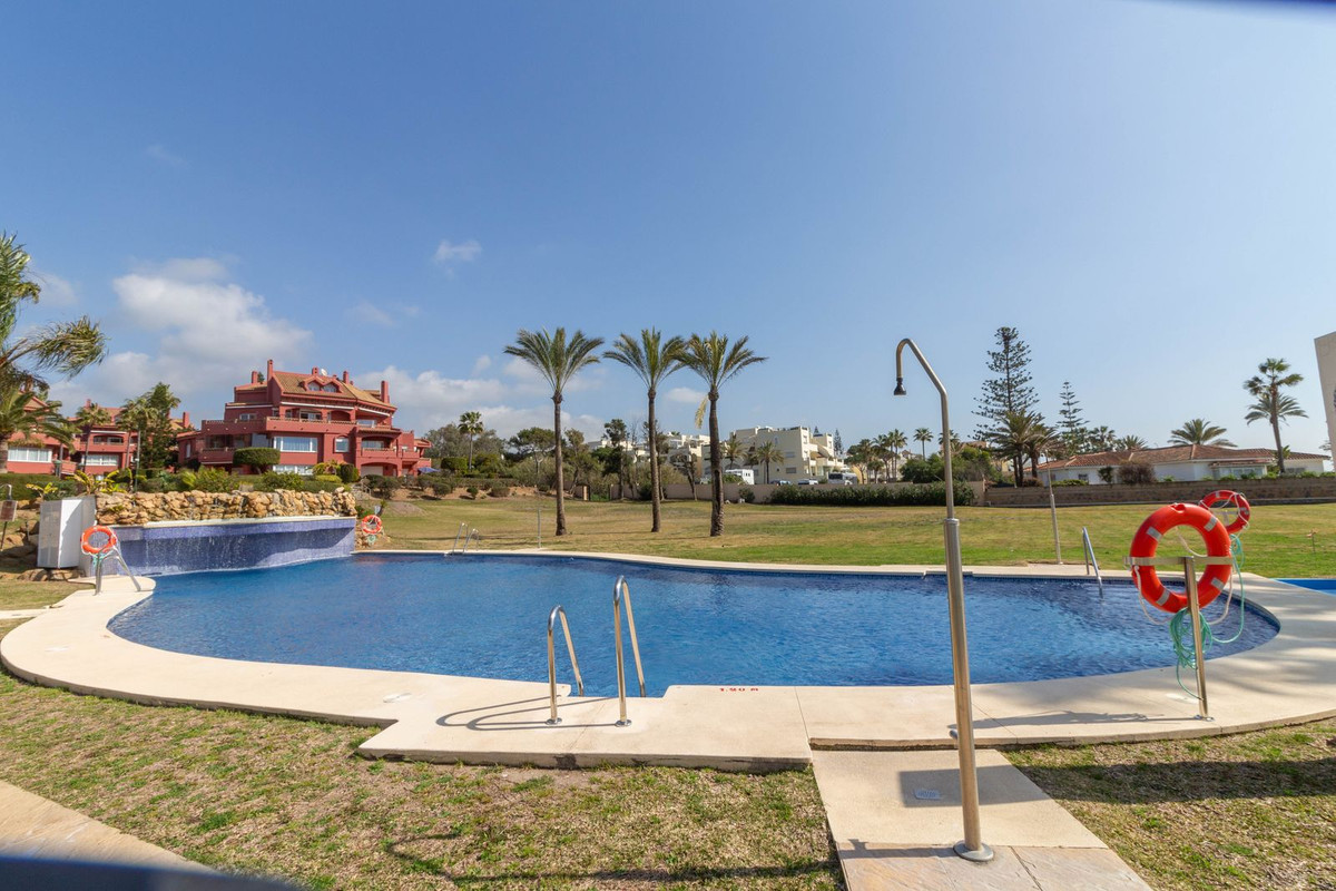 Te koop Gelijkvloers appartement Costa Del Sol Elviria € 725.000,-