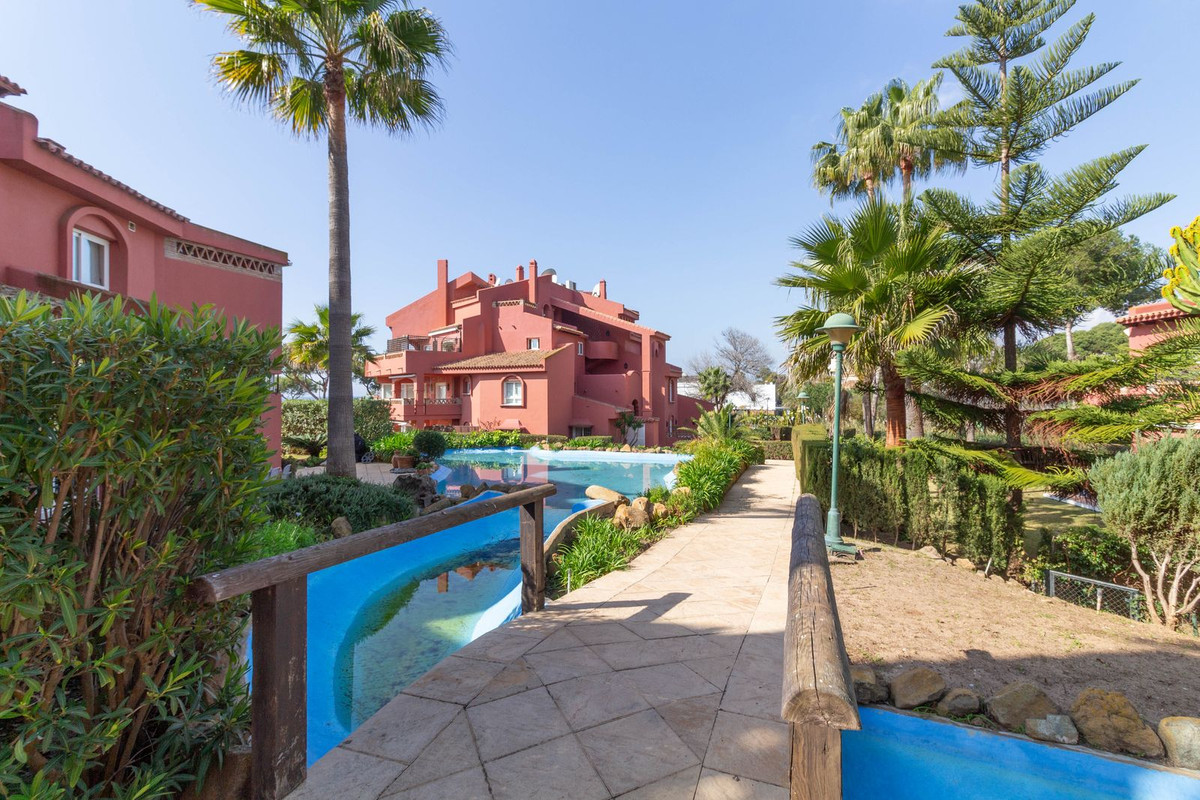 Te koop Gelijkvloers appartement Costa Del Sol Elviria € 725.000,-