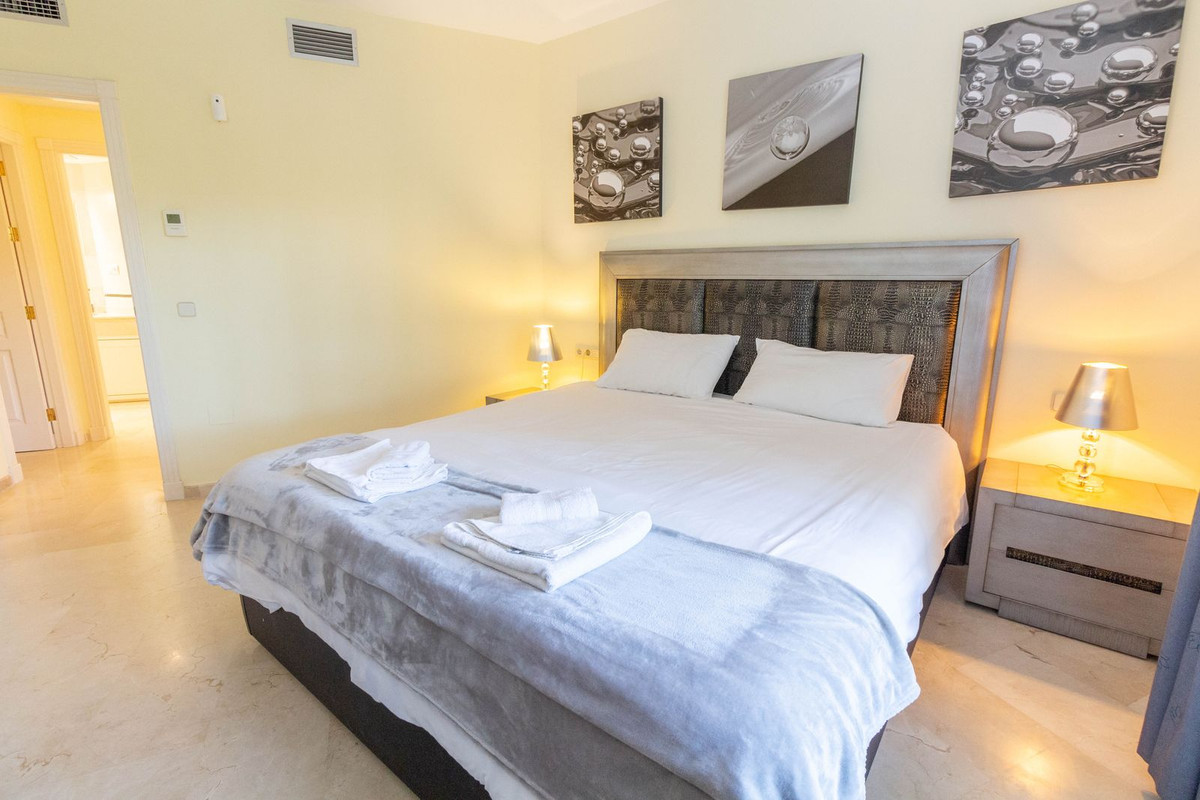 Te koop Gelijkvloers appartement Costa Del Sol Elviria € 725.000,-