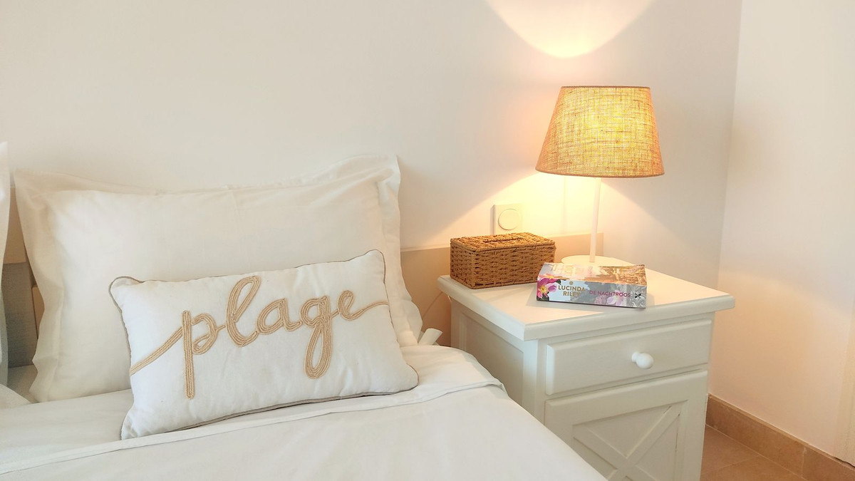 Te koop Middle Floor Apartment Costa Del Sol La Duquesa € 260.000,-