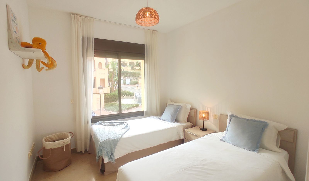 Te koop Middle Floor Apartment Costa Del Sol La Duquesa € 260.000,-