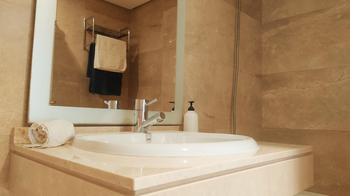 Te koop Middle Floor Apartment Costa Del Sol La Duquesa € 260.000,-