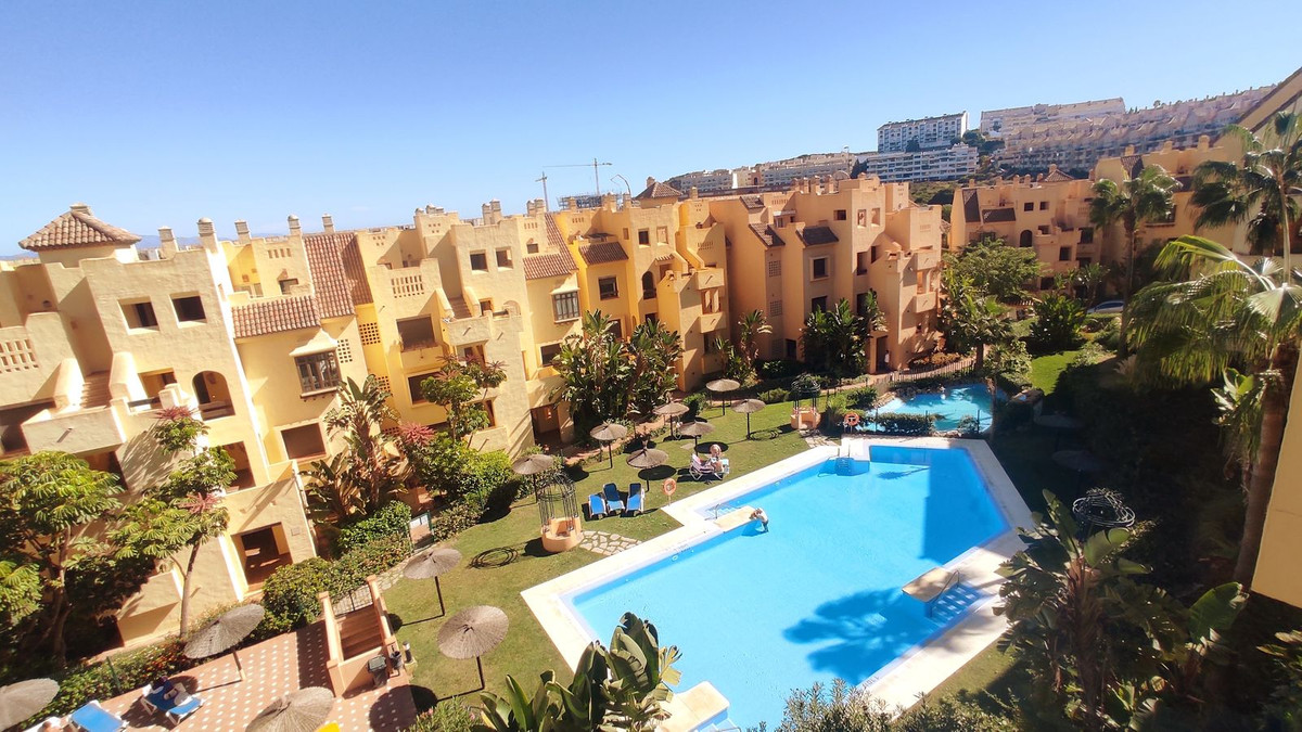 Te koop Middle Floor Apartment Costa Del Sol La Duquesa € 260.000,-