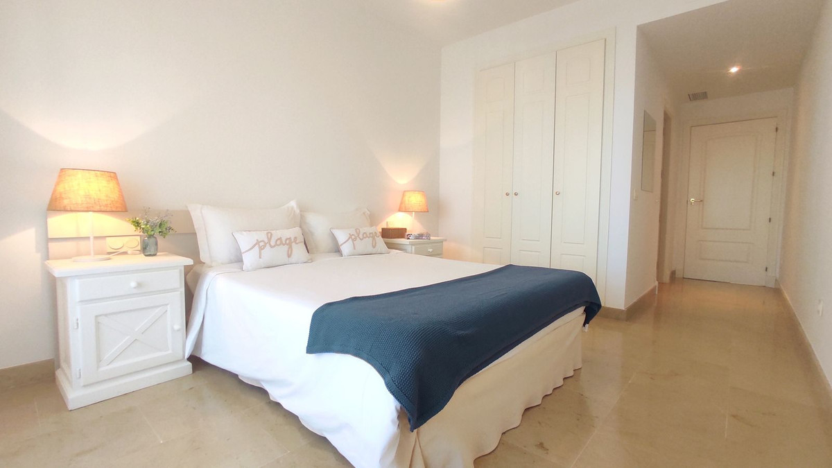 Te koop Middle Floor Apartment Costa Del Sol La Duquesa € 260.000,-