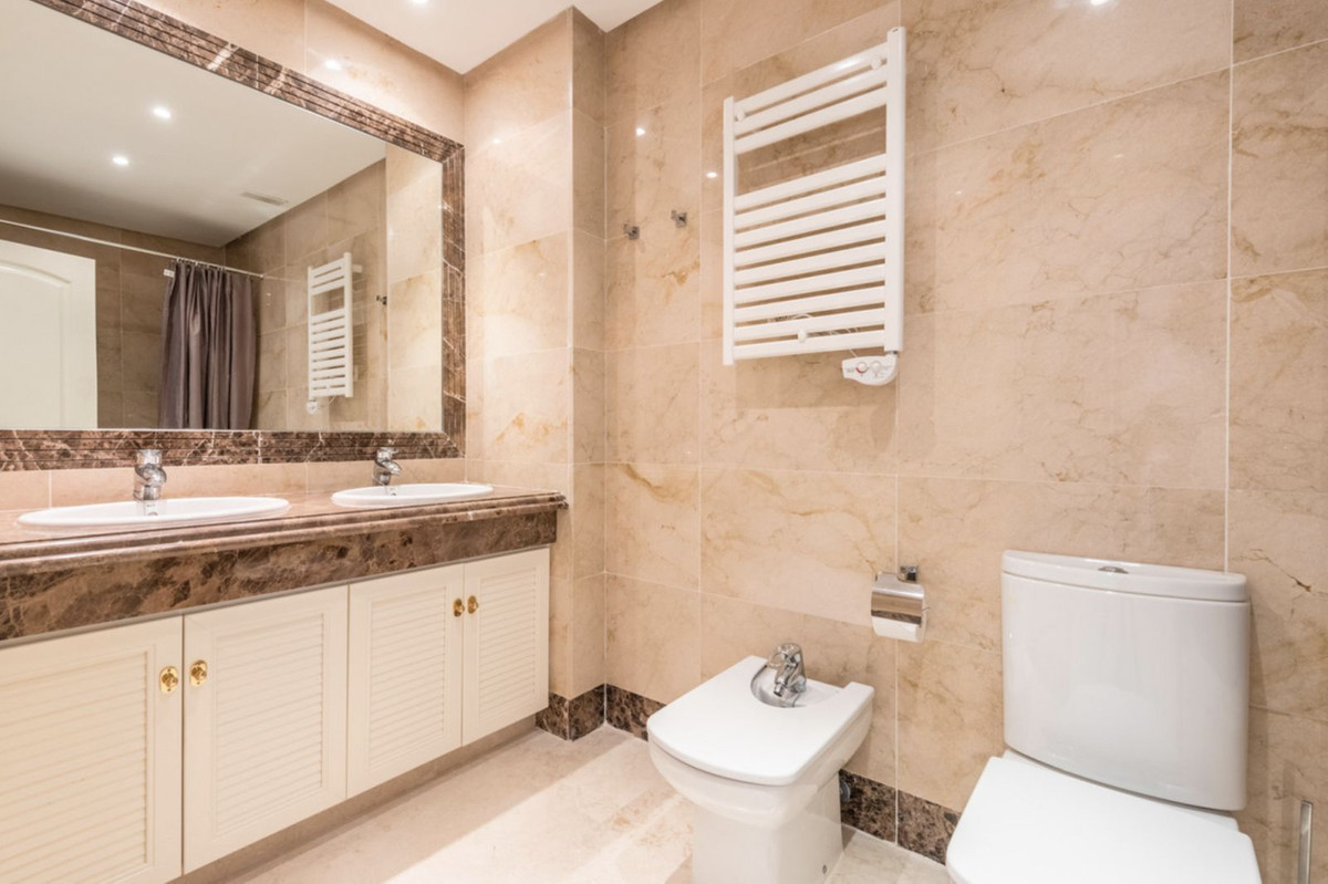 Te koop Herenhuis Costa Del Sol Estepona € 495.000,-