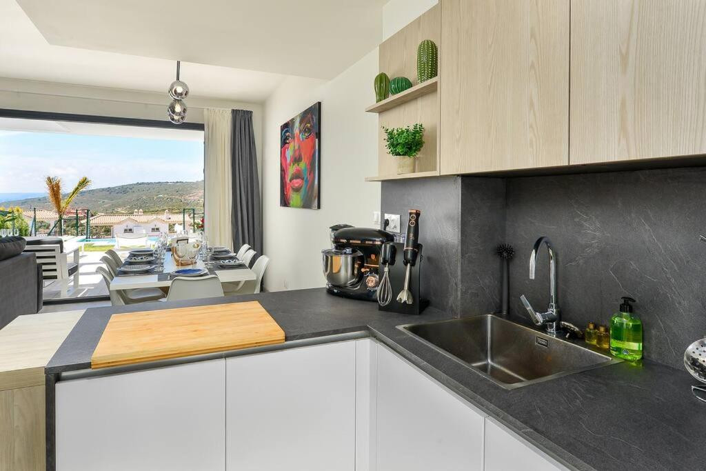 Te koop Herenhuis Costa Del Sol Manilva € 619.000,-