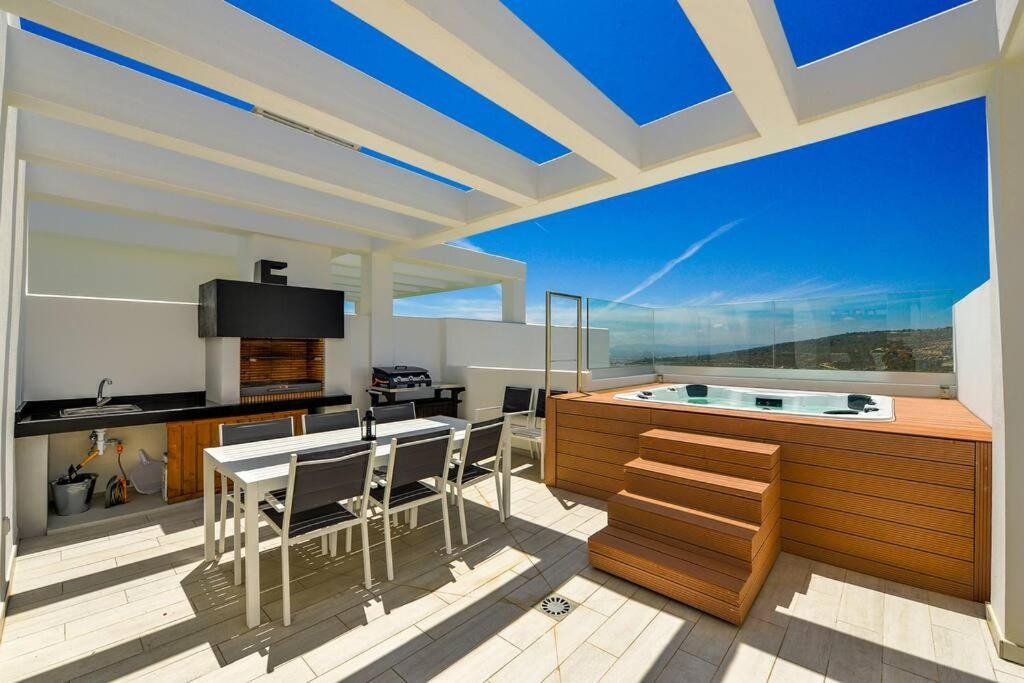 Te koop Herenhuis Costa Del Sol Manilva € 619.000,-