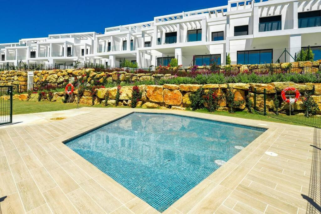 Te koop Herenhuis Costa Del Sol Manilva € 619.000,-